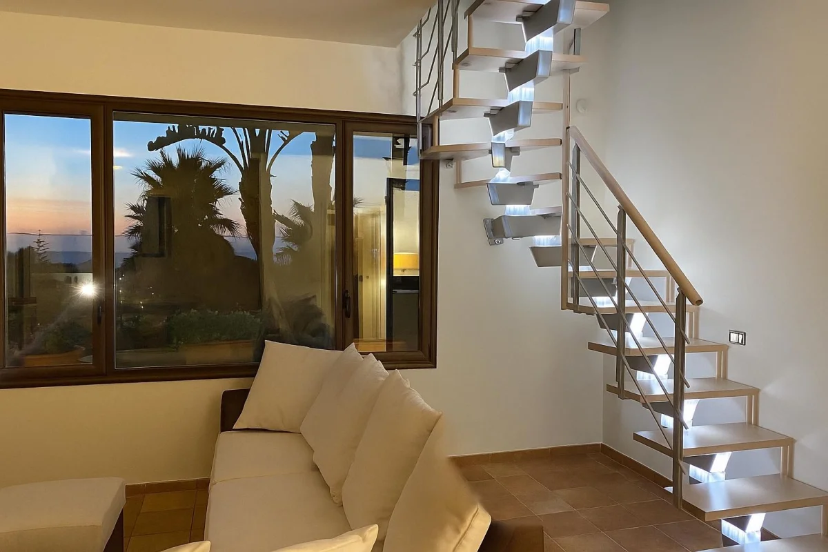 Iluminación LED entre peldaños para escalera Knock