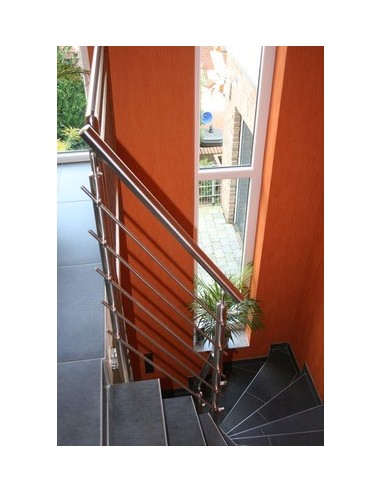 Barandilla de acero inox 6 Varillas Q-Saraya Sujeción poste al lateral AISI304