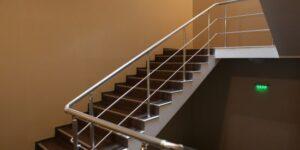 La decoración de interiores con acero inoxidable barmet